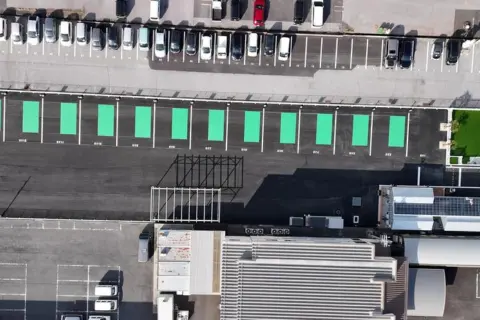 RVパーク USEのとがわ：上から見た駐車区画